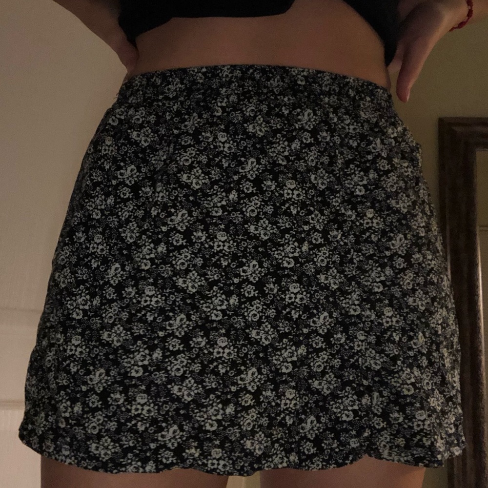 Black/White Floral Print Mini Skirt